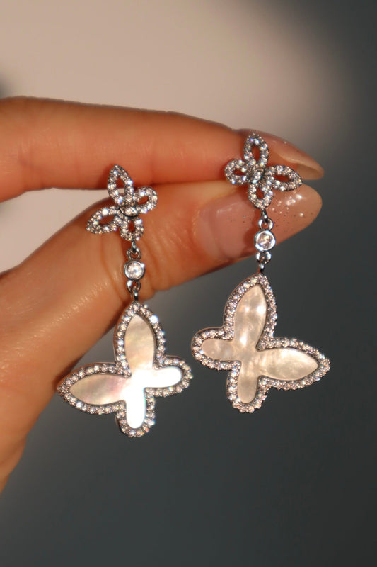 蝴蝶貝殼鑽石耳環