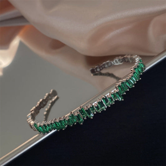 米蘭娜·塔麗斯戒指