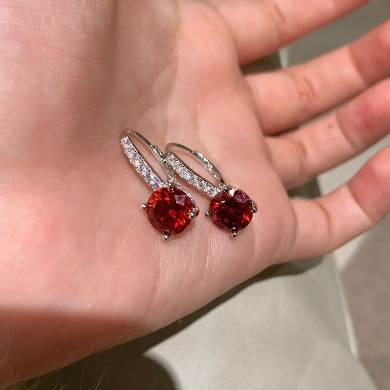 瑟麗拉·奧維恩 耳環