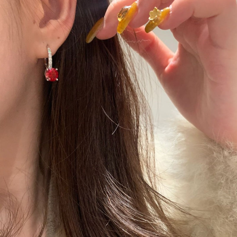 瑟麗拉·奧維恩 耳環